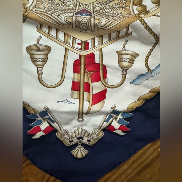 HERMES Scarf Carre90 Silk Square GRAND UNIFORME with box like new - Picture 3 of 8